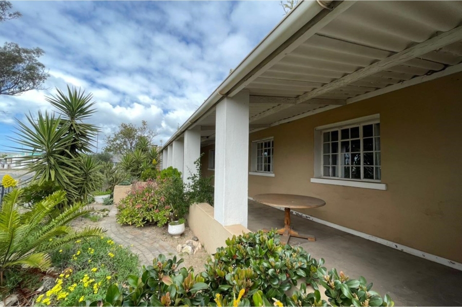 5 Bedroom Property for Sale in Stompneus Bay Western Cape